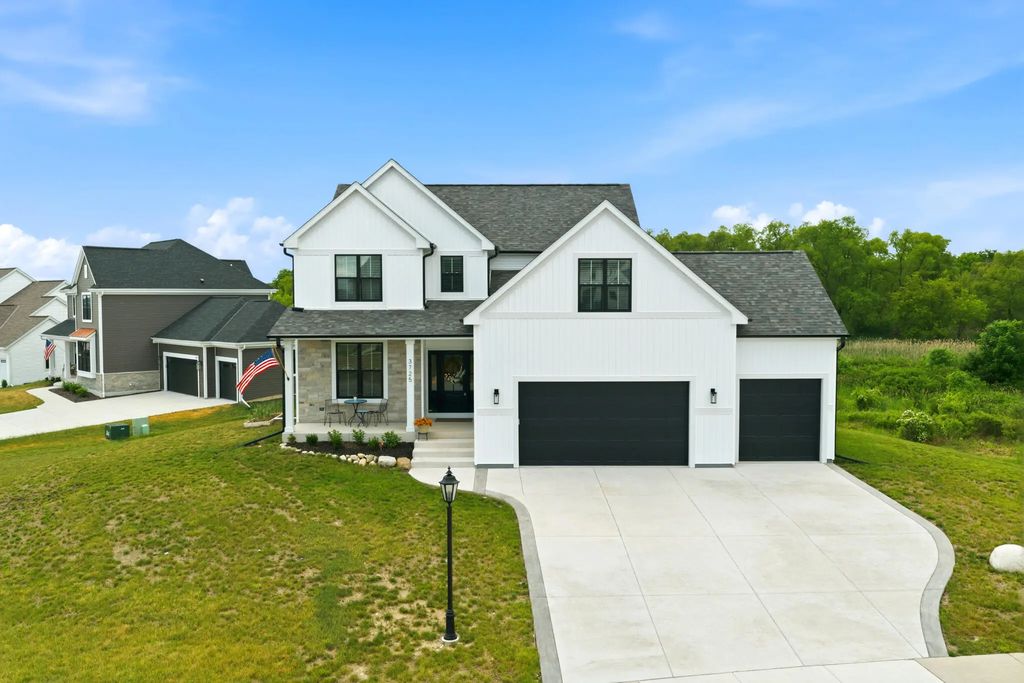 3725 Olde Howell Rd, Waukesha