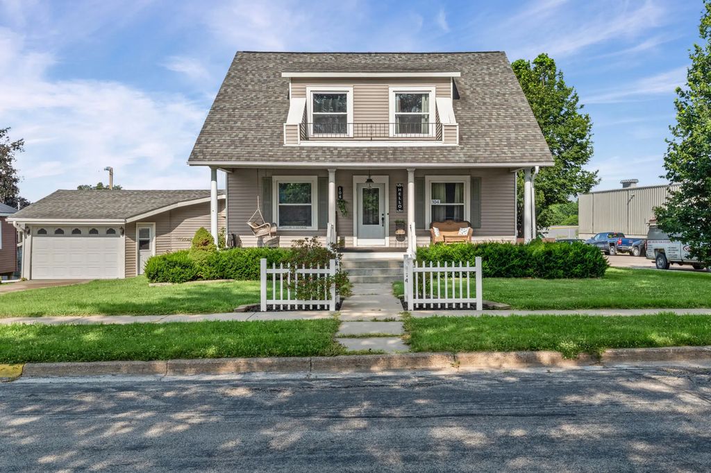 104 2nd Ave Sw, Spring Grove