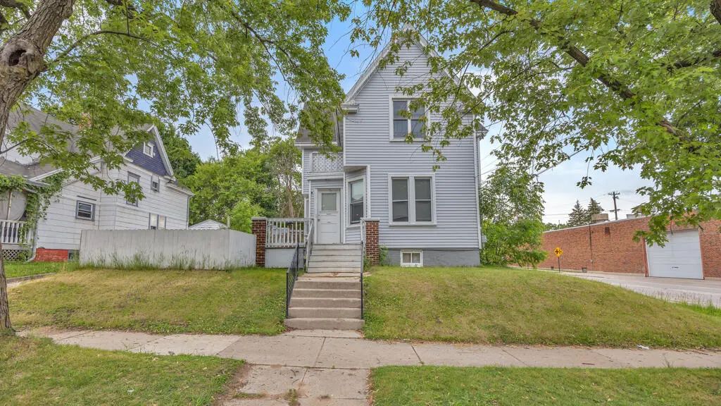 902 S 20th St 902a, Manitowoc