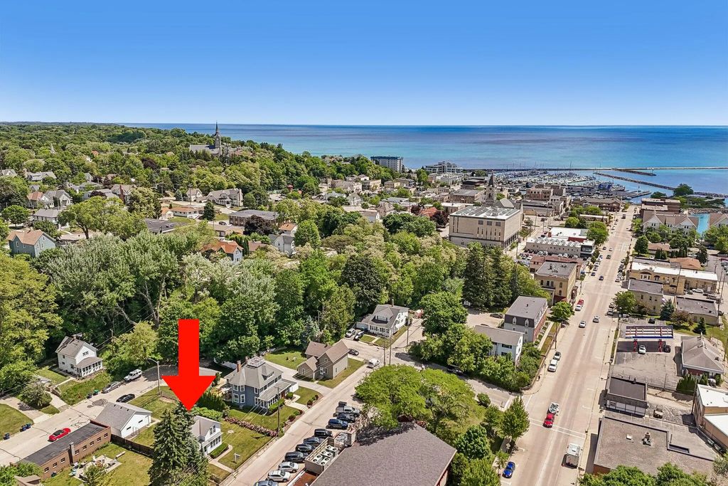 317 W Main St, Port Washington