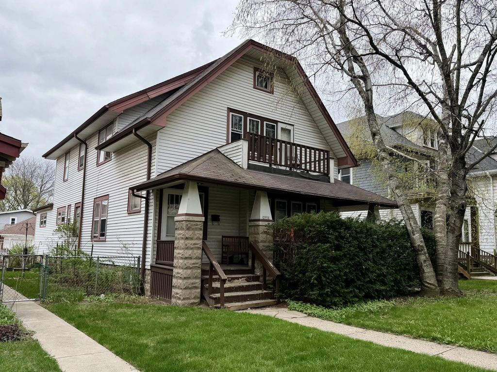 2956 N 50th St 2958, Milwaukee