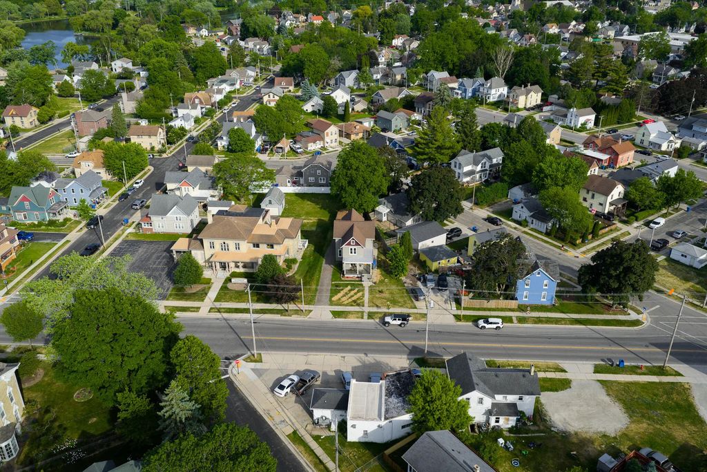 711 N Fourth St, Watertown