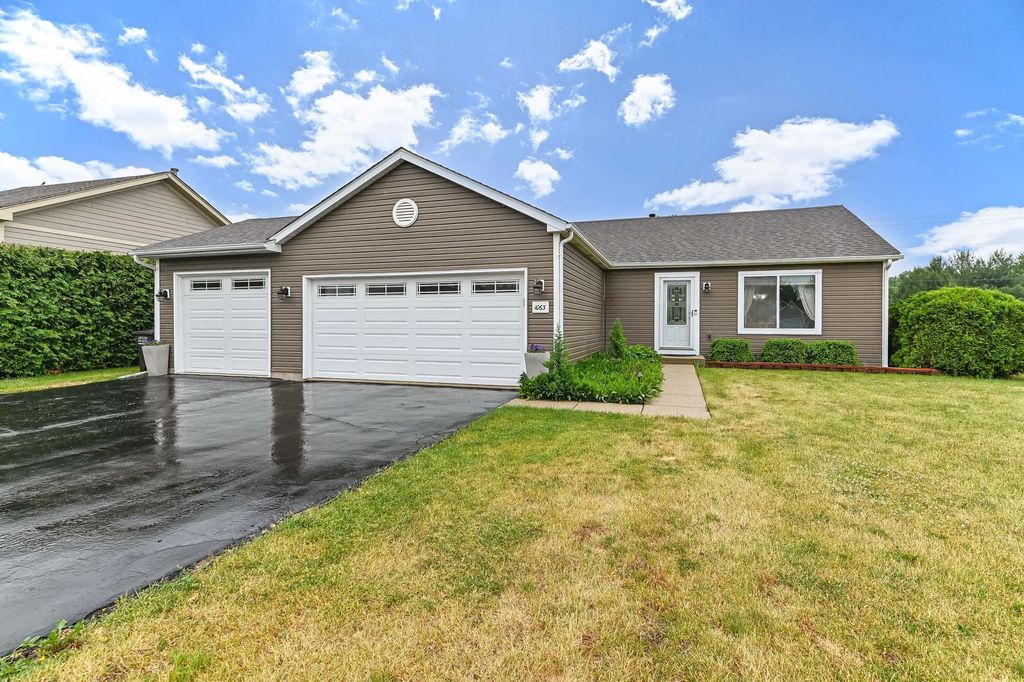 1063 Pheasant Dr, Genoa City