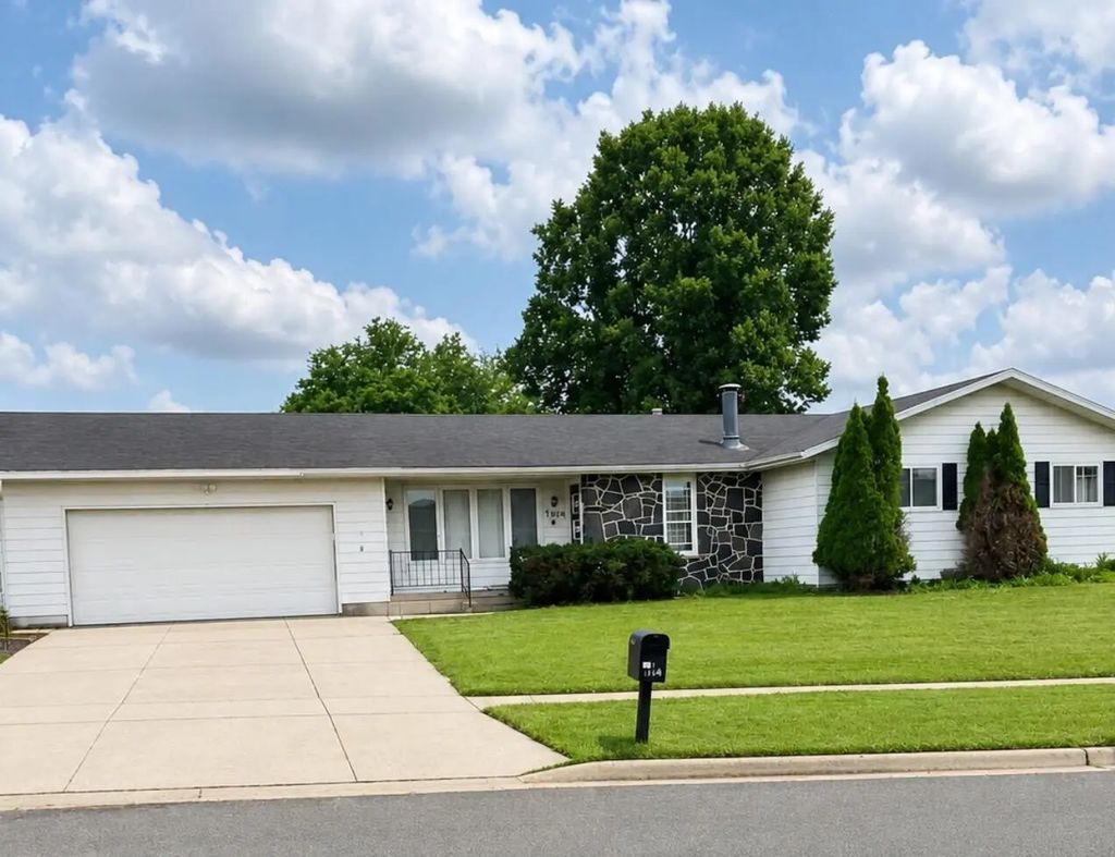 309 S Klein Dr, Waunakee
