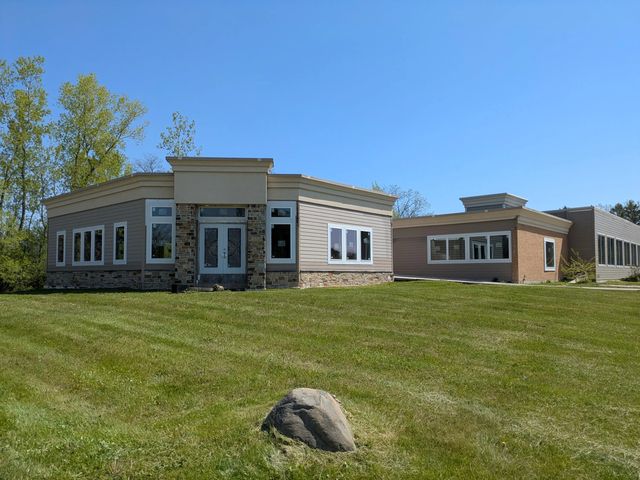 8200 N Teutonia Ave, Brown Deer