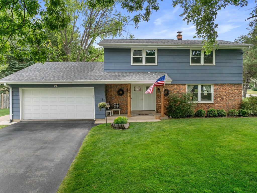 924 Marquette Rd, Hartland