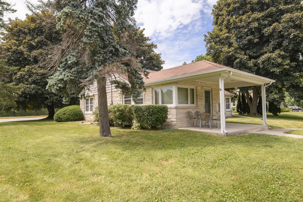 9610 N Cedarburg Rd, Mequon