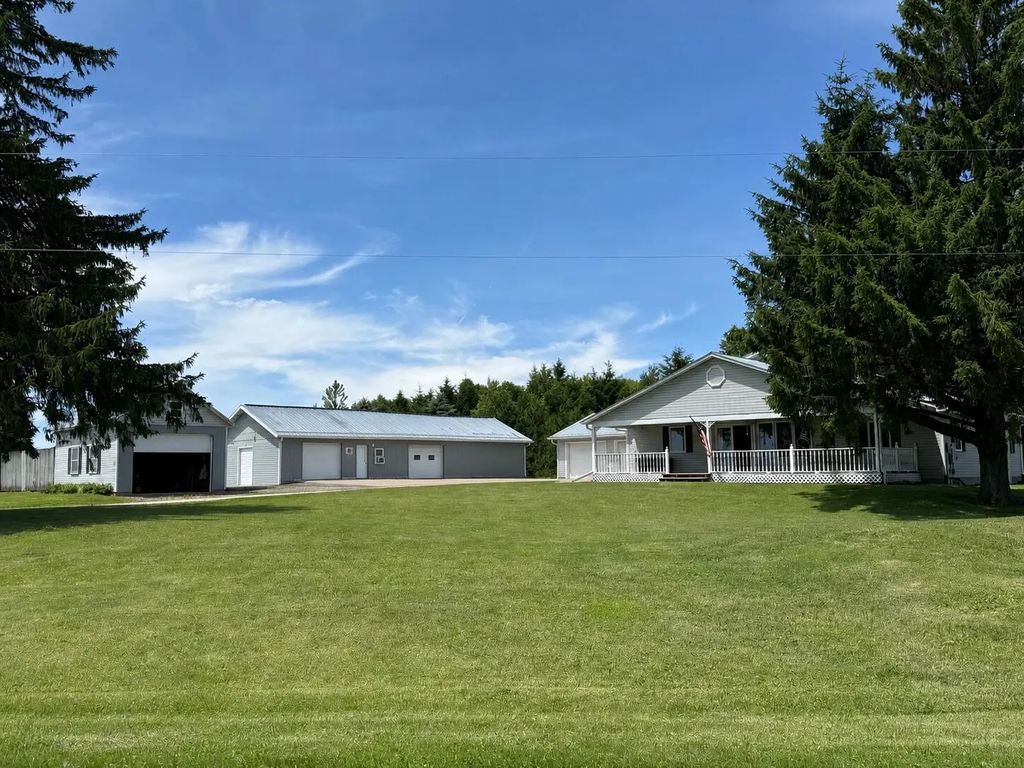 W3494 Mcclintock Rd, Hamilton