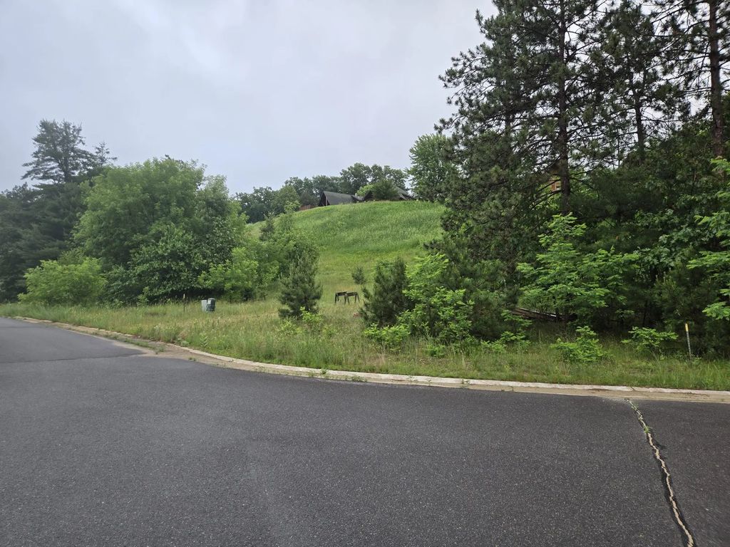 255 & 257 Blossom Dr, Warrens