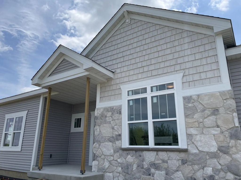 N68w26123 Brighton Dr, Lisbon