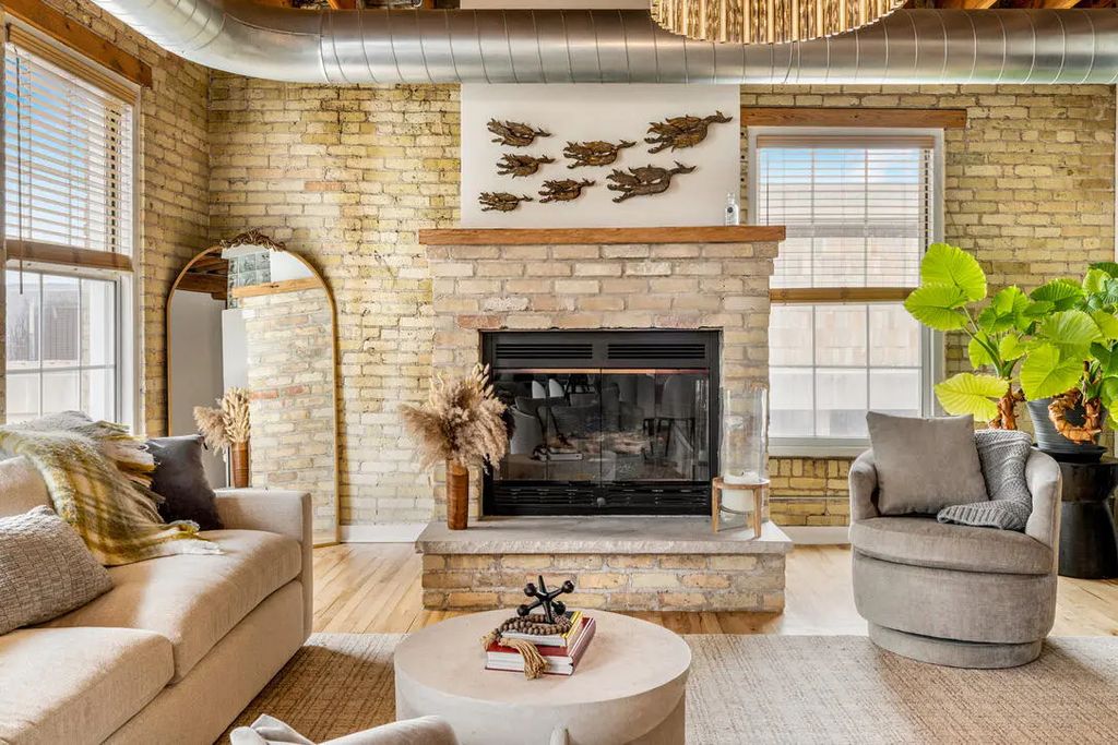 418 N 3rd St 450, Milwaukee