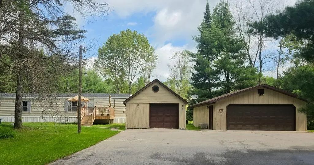 N12226 Glendale Cir, Wausaukee