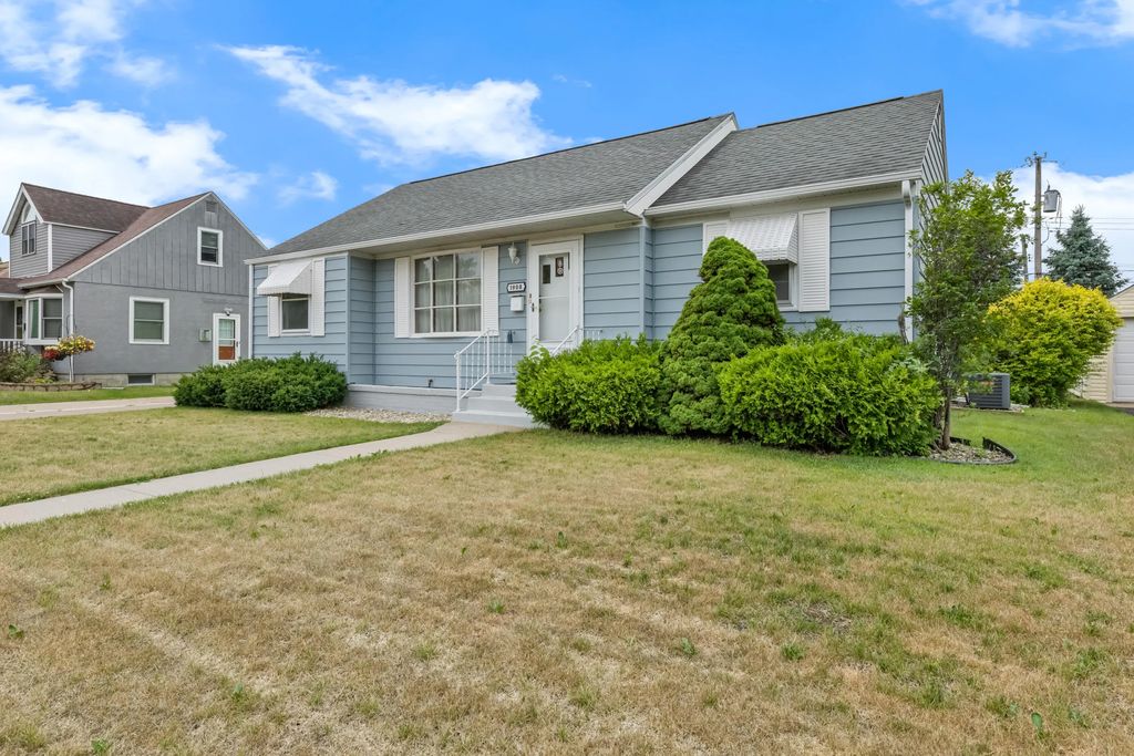 1908 23rd St S, La Crosse