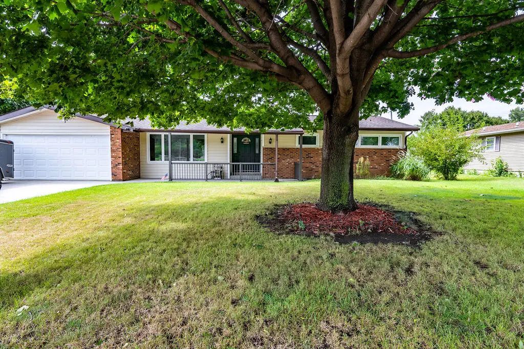 2720 32nd St S, La Crosse