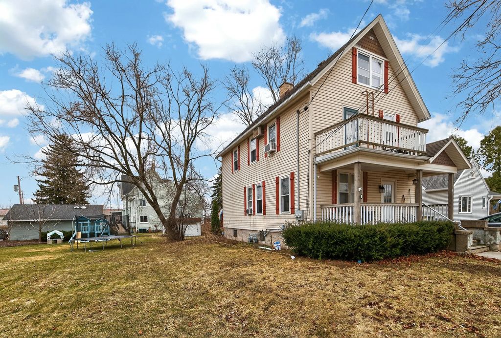 1326 Midland Ave, Kewaskum