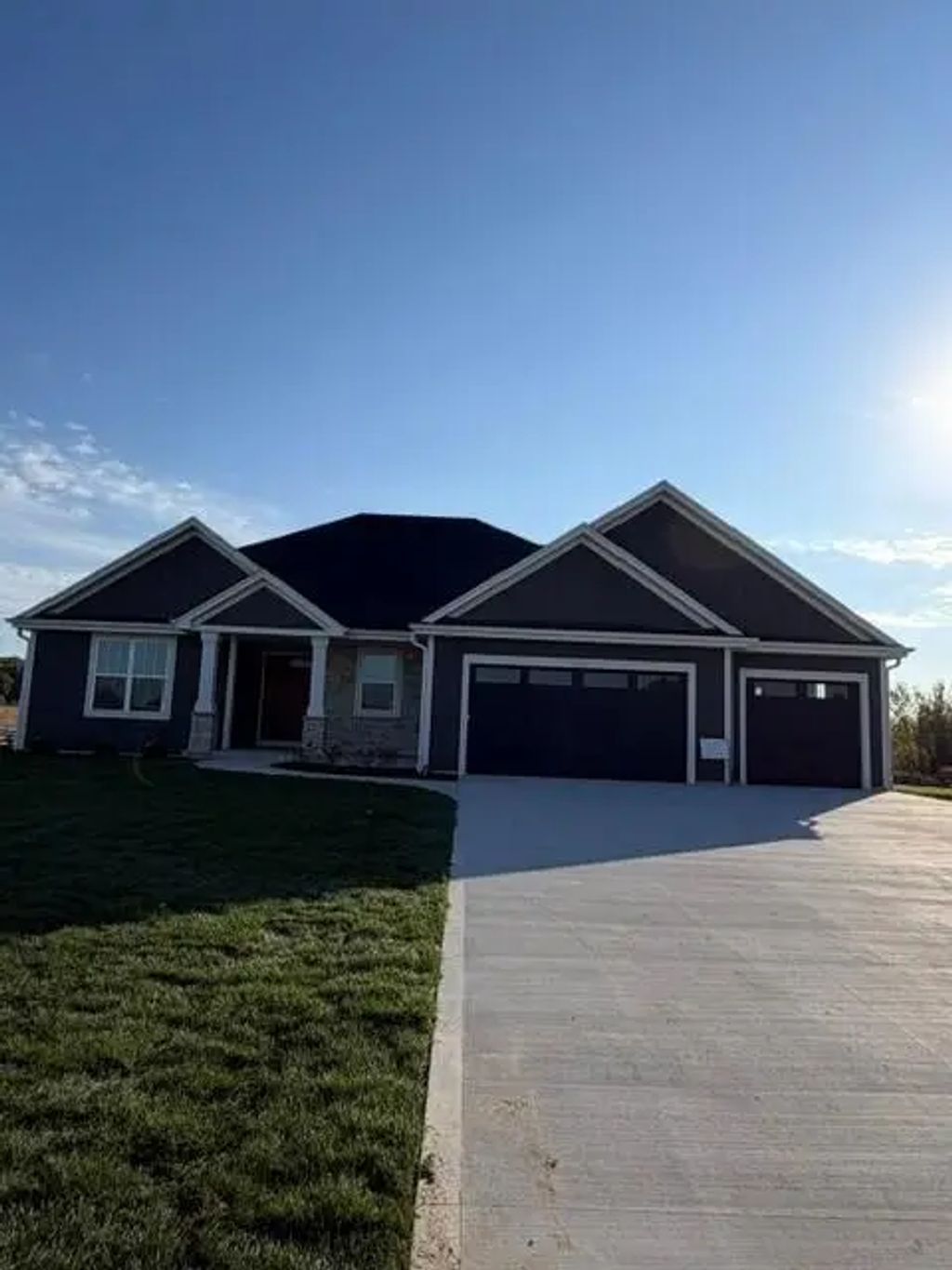 9800 N Migratory Ct, Mequon
