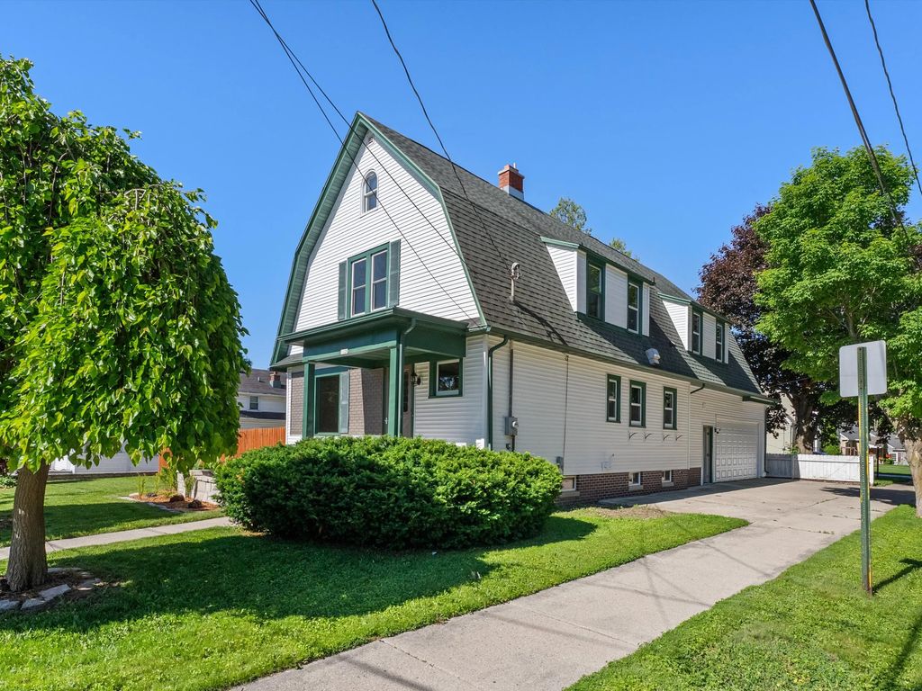 1128 N 11th St, Manitowoc