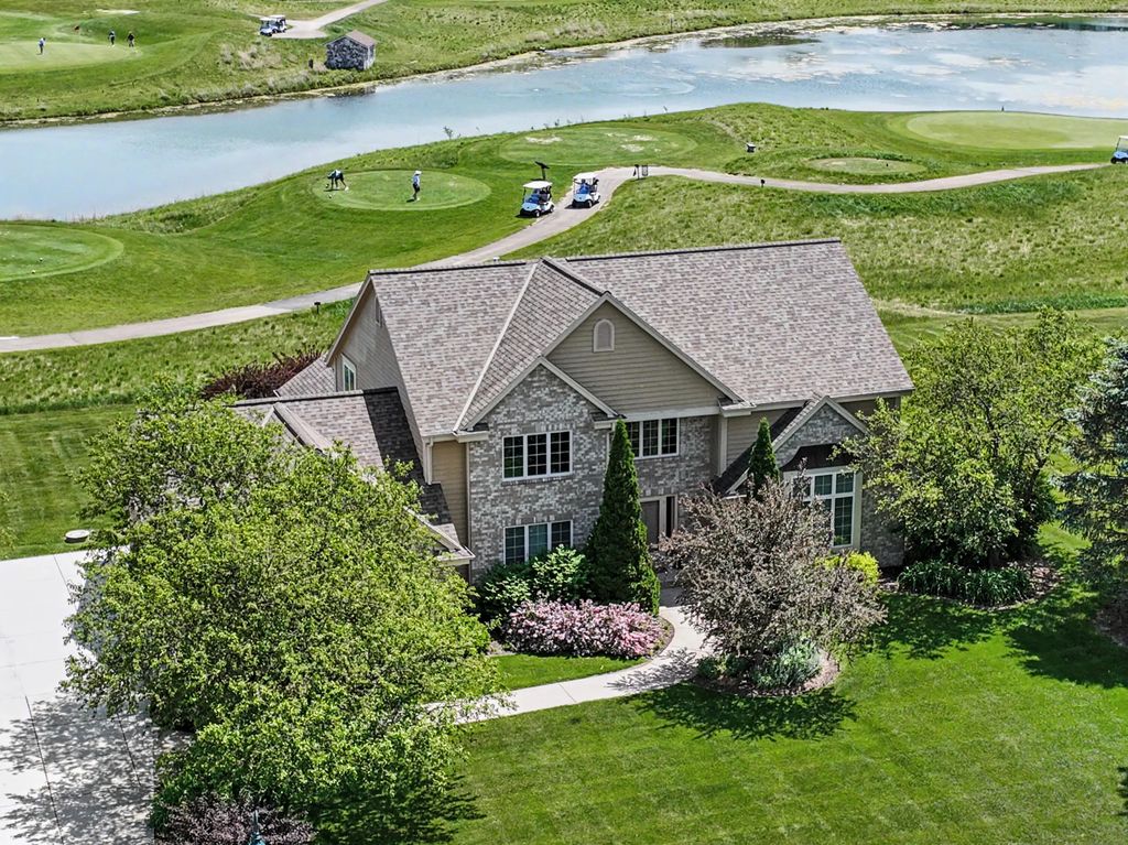 224 Crooked Stick Pass, North Prairie