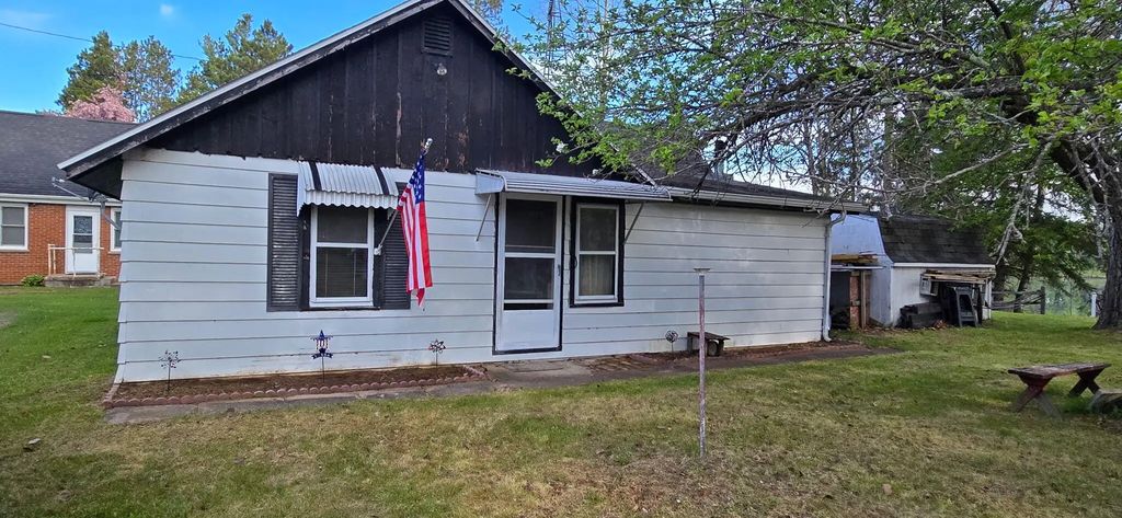 1822 Highway 8 -, Monico