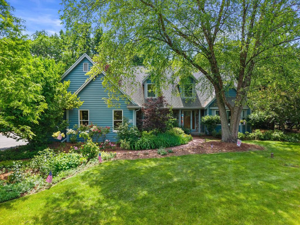 W326s1480 Forest Hills Dr, Genesee