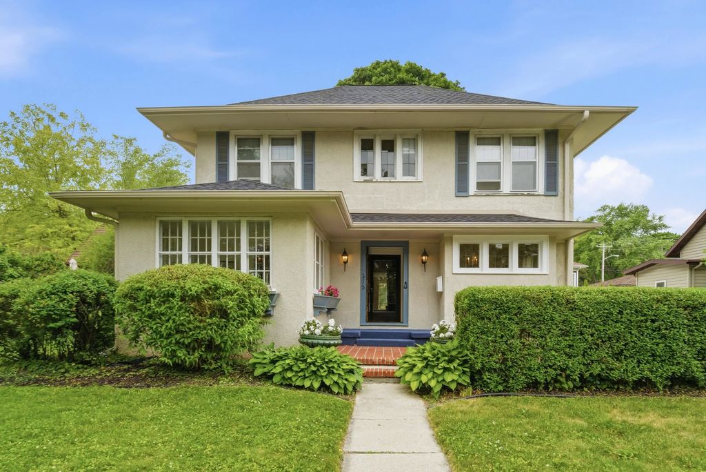 2113 Monroe St, New Holstein