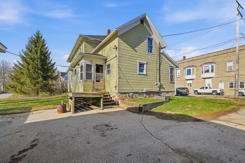 803 Main St, Lomira