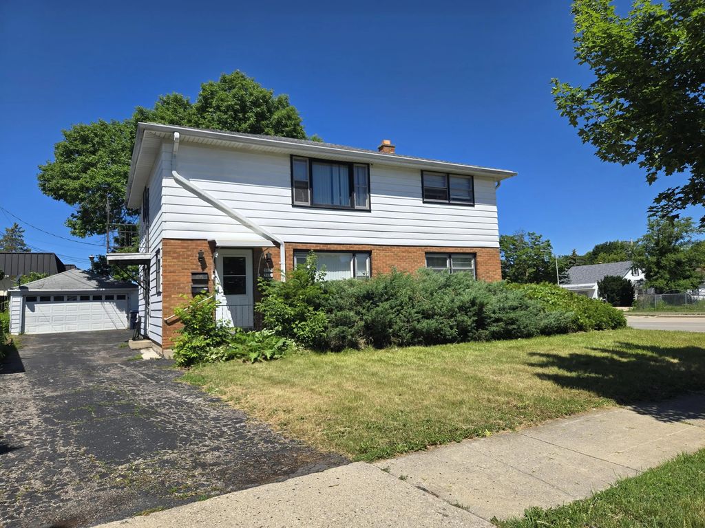 3971 N 98th St 3973, Milwaukee
