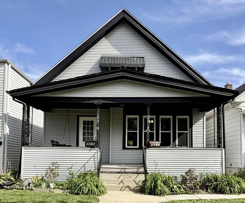 2210 S 71st St 2212, West Allis