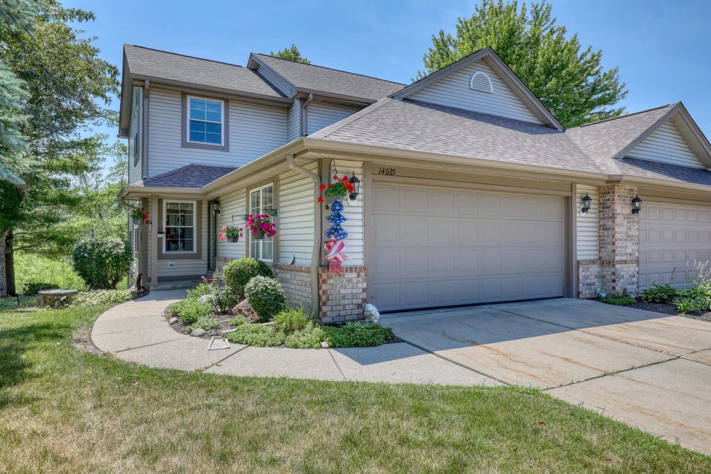 14025 W Lenox Dr, New Berlin