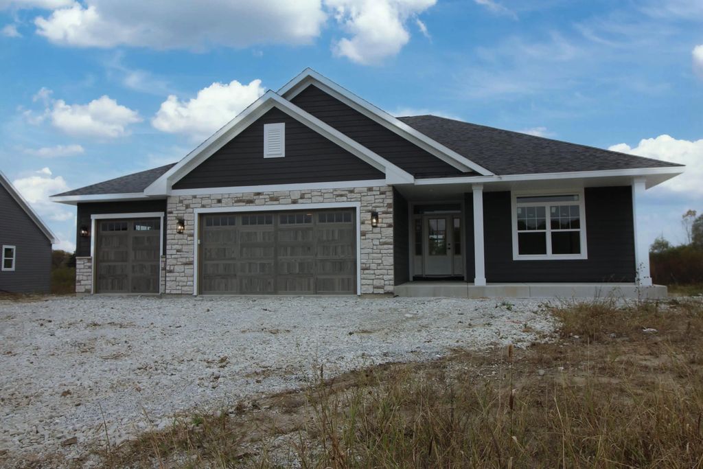 7353 Farm Meadow Rd, Caledonia