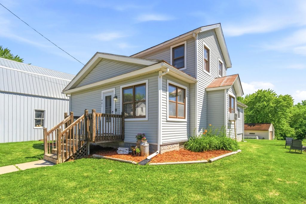 401 W Water St, Cascade