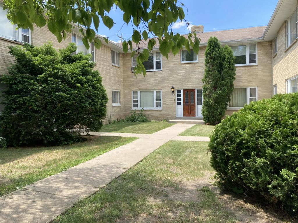 3465 S 83rd St, Milwaukee