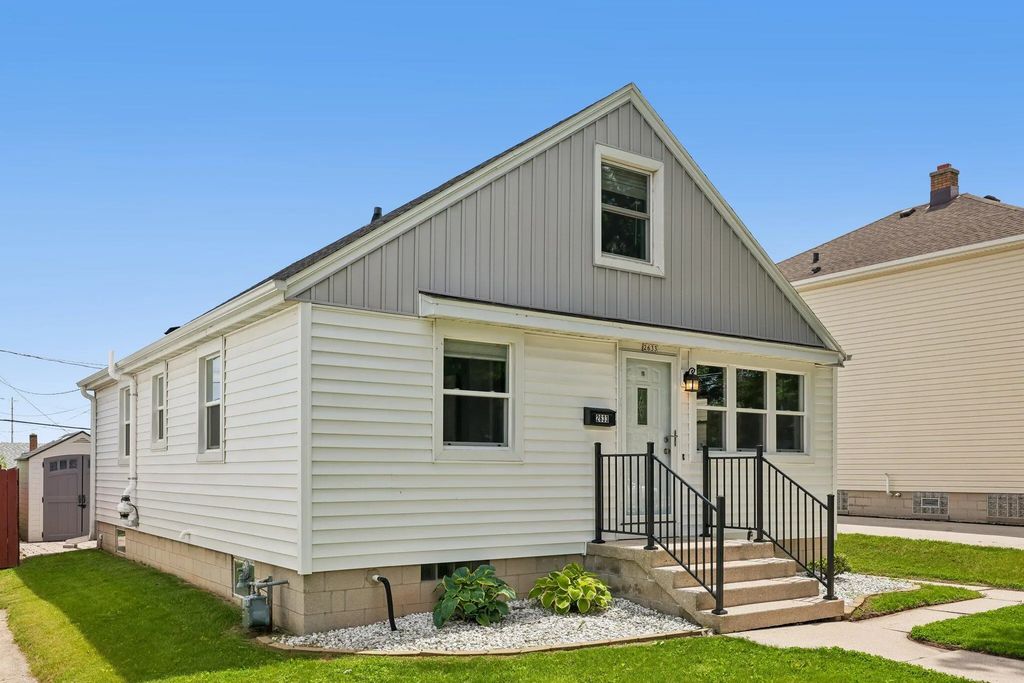 2633 N 20th St, Sheboygan