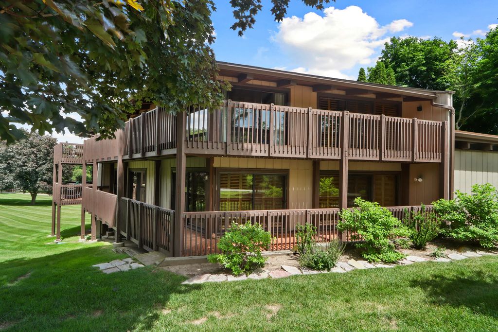 910 Windsor Ct Kk1, Fontana