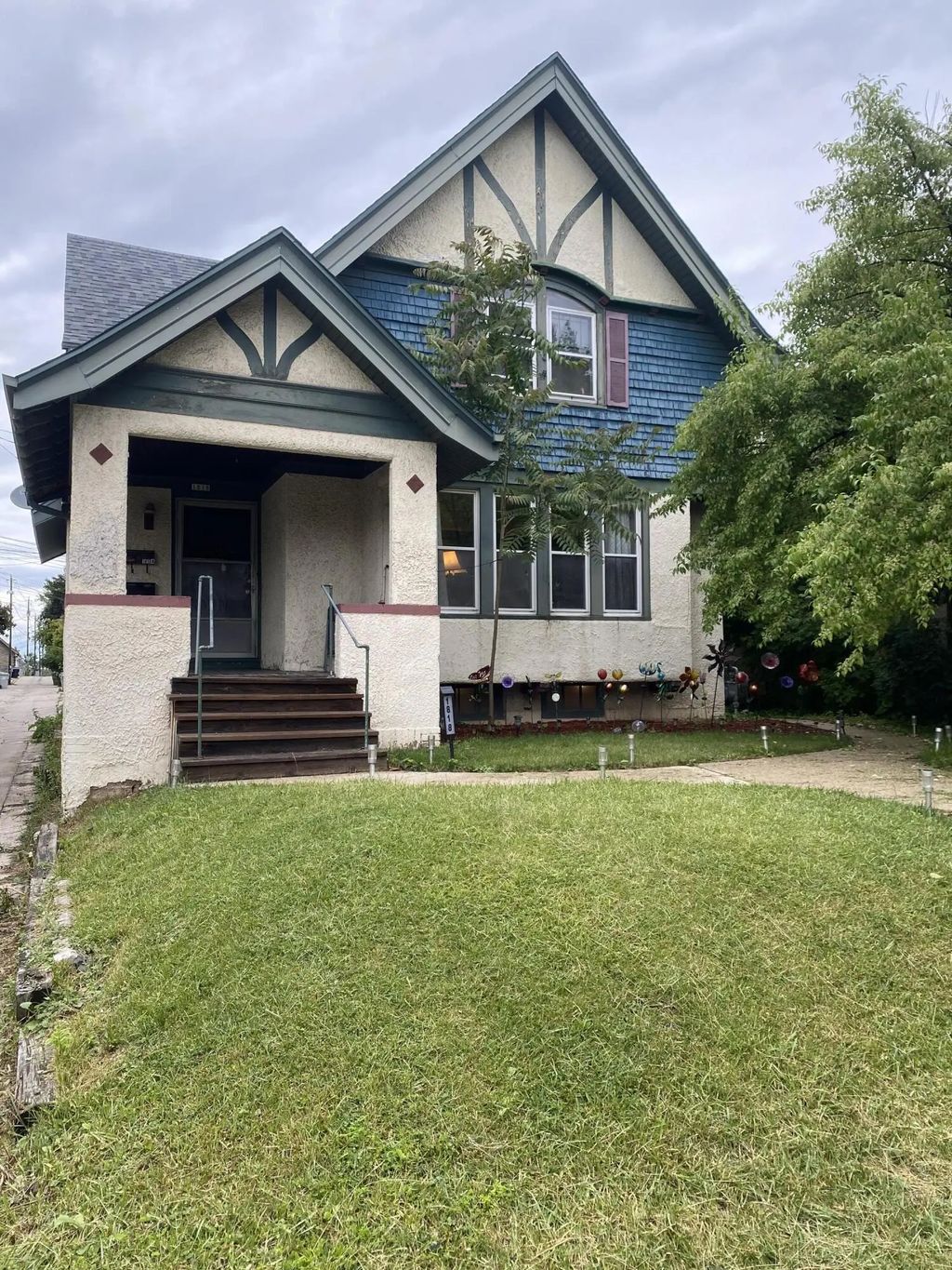 1818 E Kenwood Blvd, Milwaukee