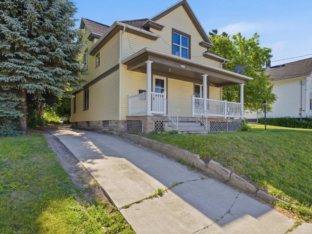 1113 S 13th St 1115, Manitowoc