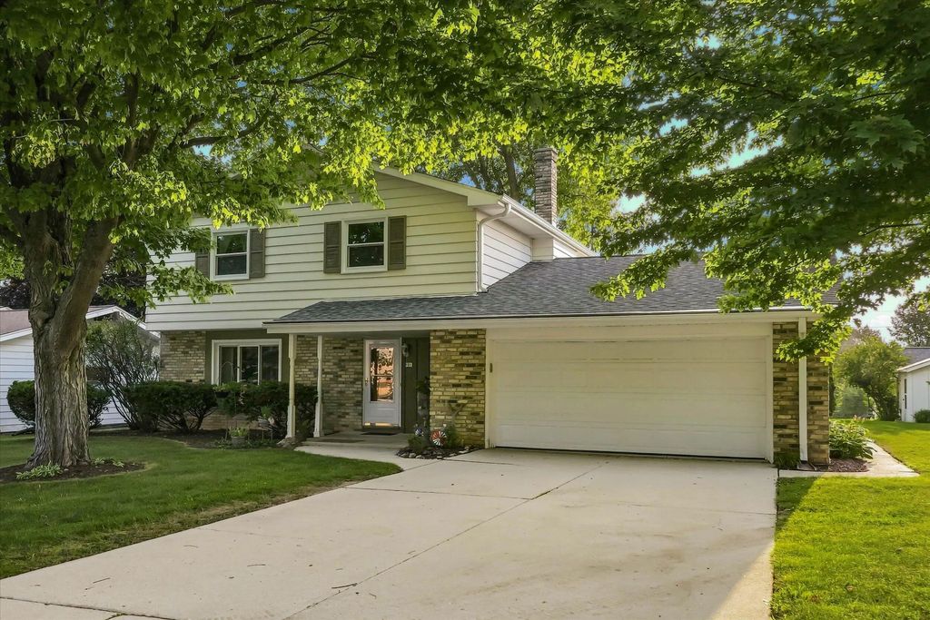 931 Fairview Dr, Port Washington