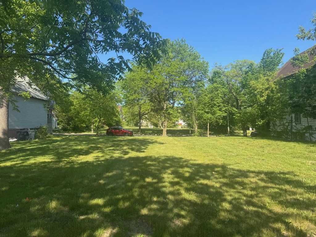 3409 N 12th St, Milwaukee