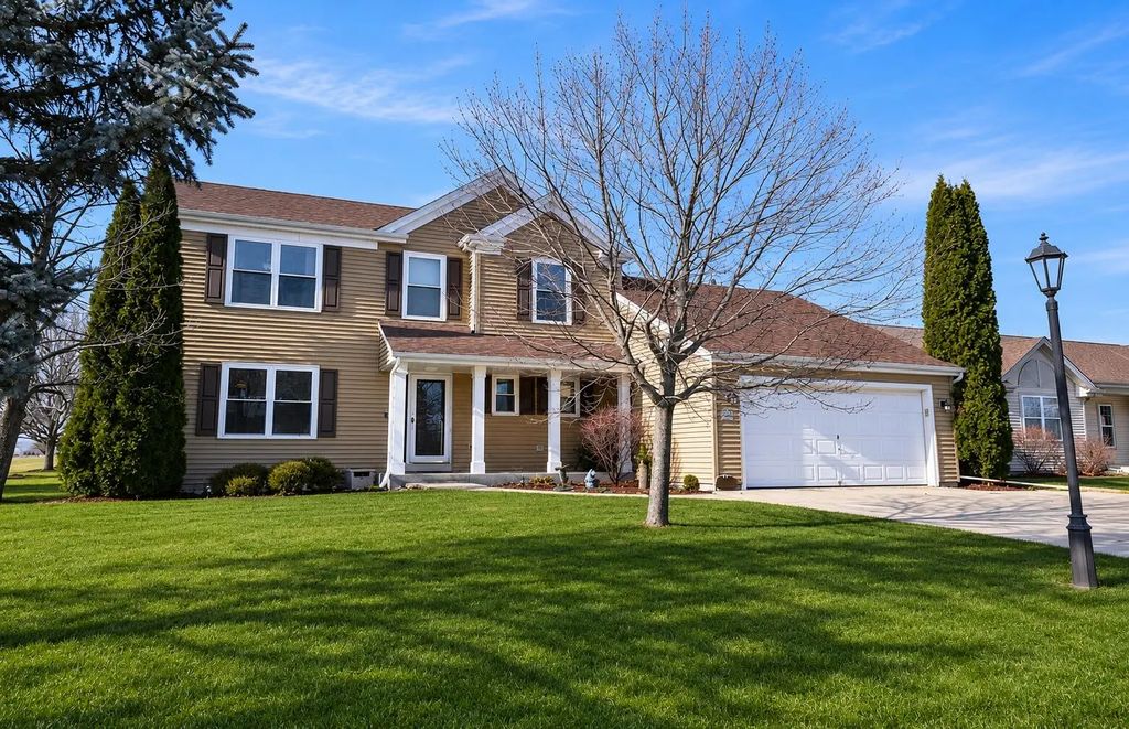 W142n9823 Amber Dr, Germantown