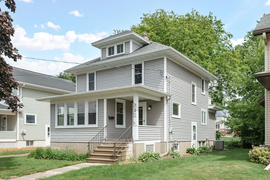 212 James St, Beaver Dam
