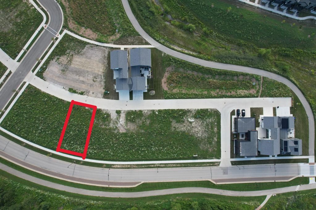 9407 S Lake Vista Pkwy 9415, Oak Creek