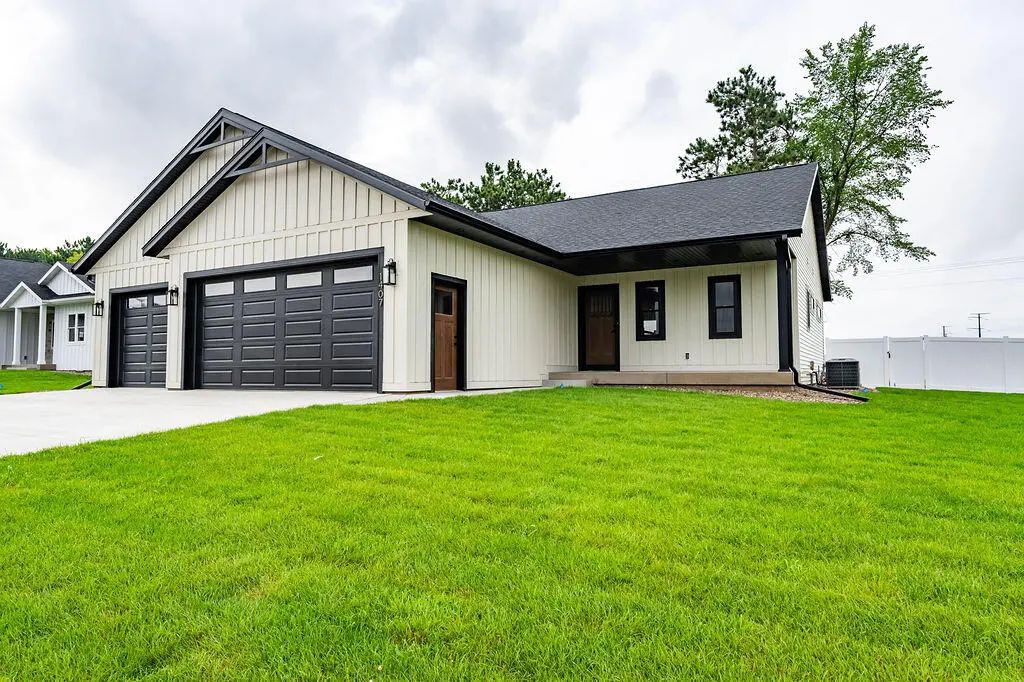 1407 Herb Ln, Holmen