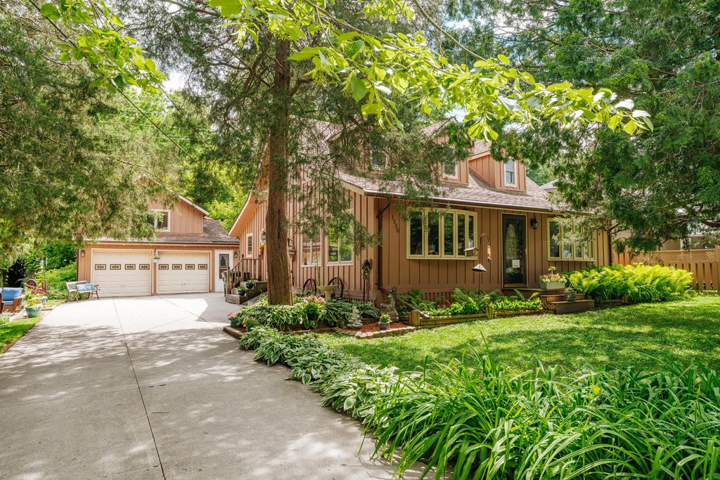 1538 3rd St, Delafield