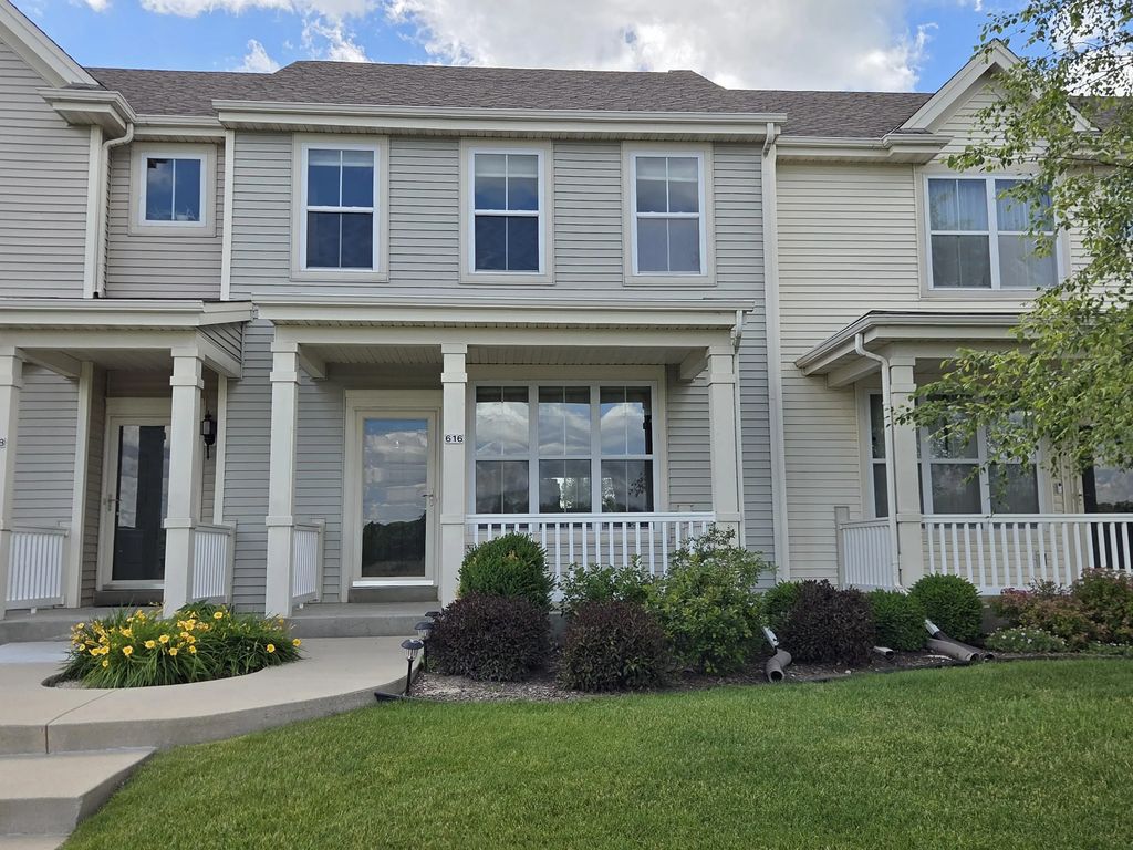 616 Hunter Oaks Blvd, Watertown