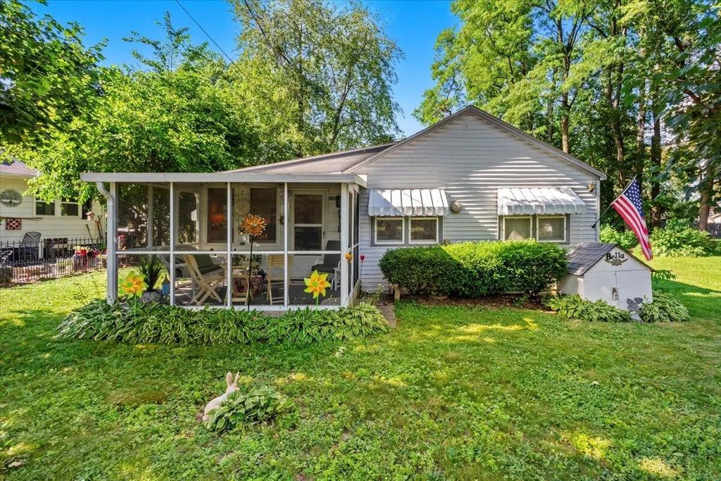 W1044 Anemone Rd, Bloomfield