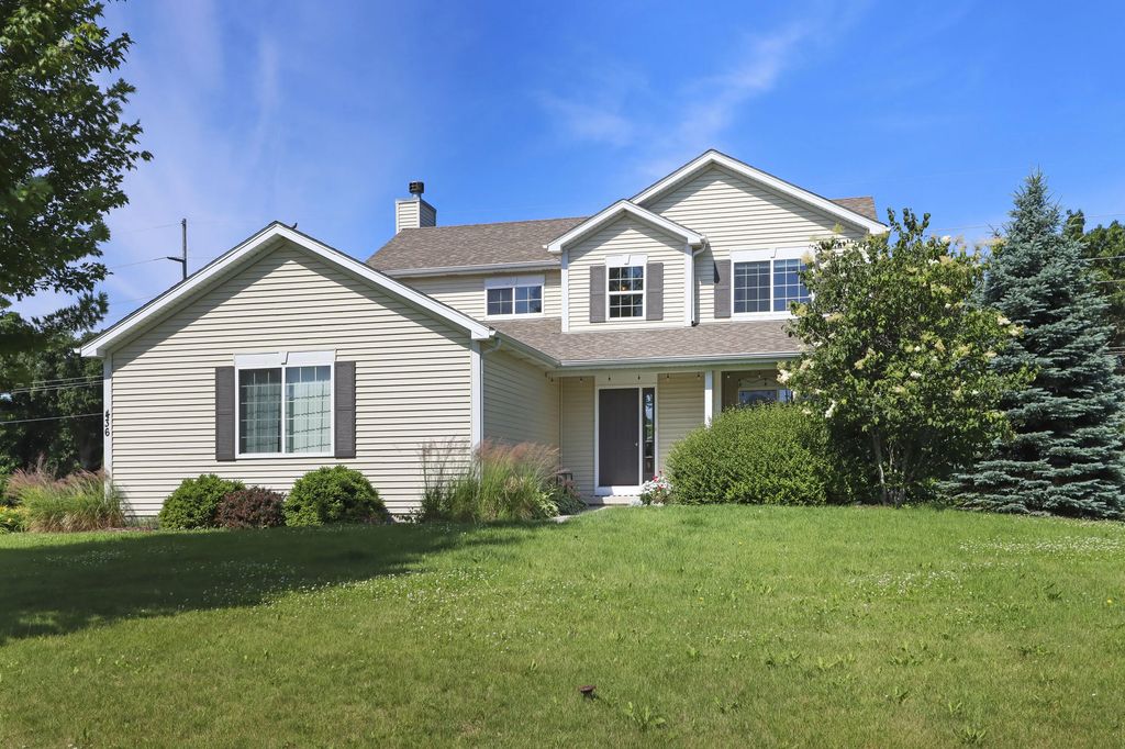 436 Ashley Dr, Williams Bay