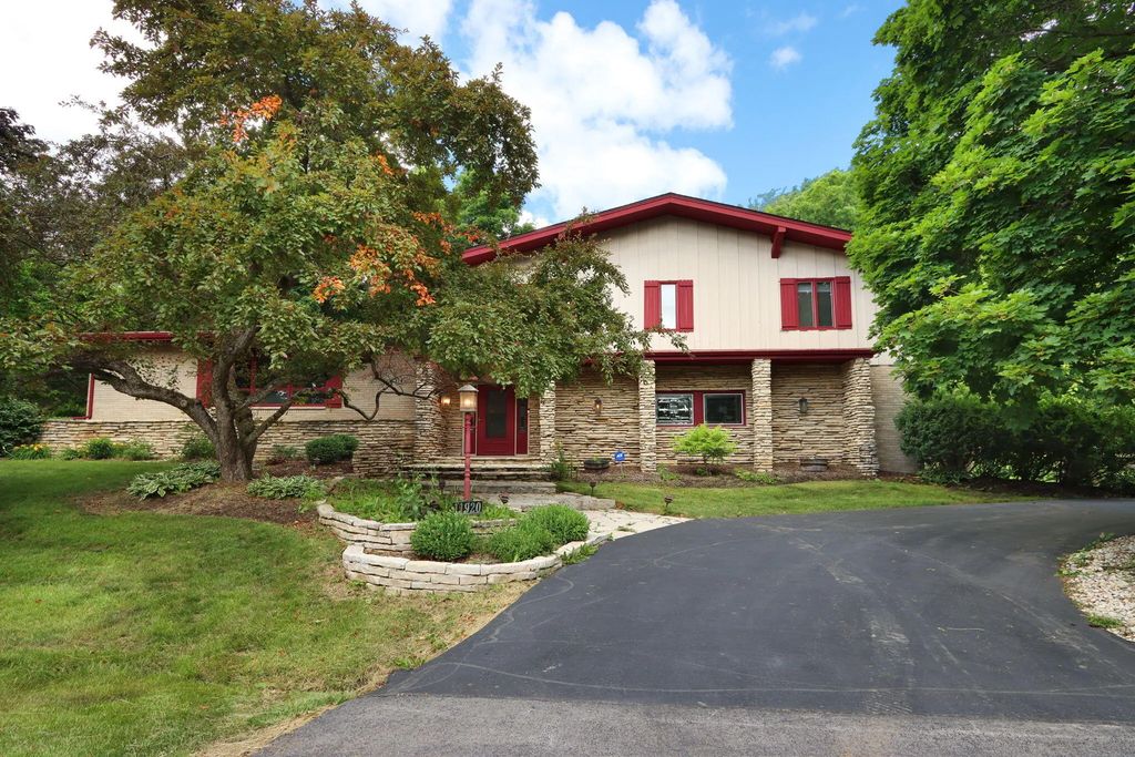 11920 45th Ave, Pleasant Prairie