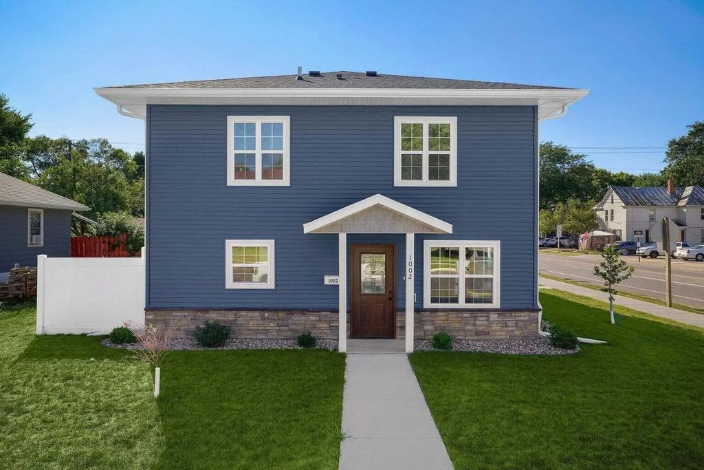 1002 7th St S, La Crosse