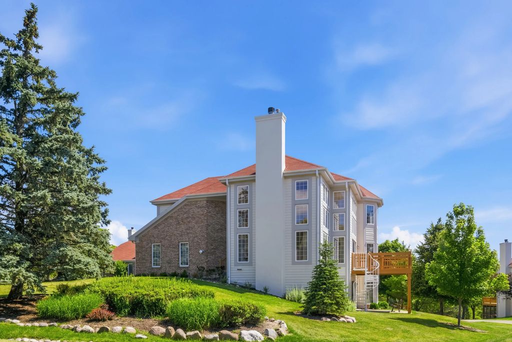 1505 Highland Dr, Geneva