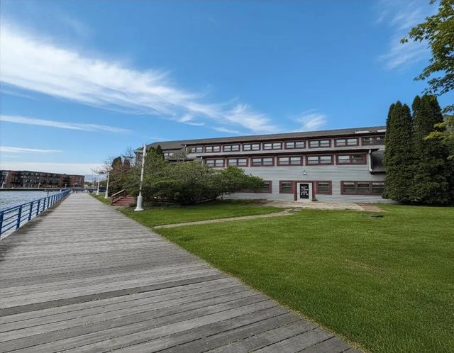 837 & 841 Riverfront Dr, Sheboygan